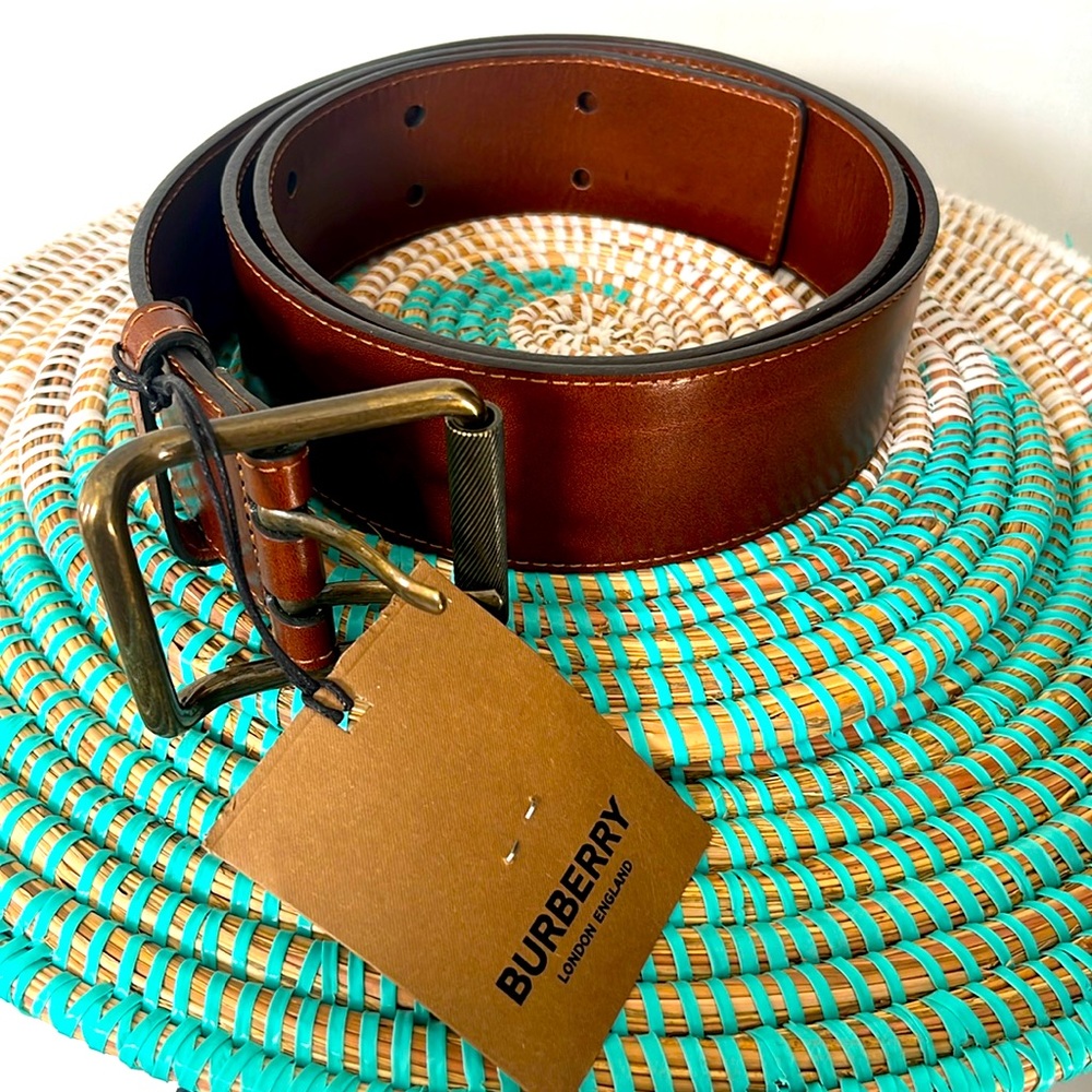 Burberry Brown Leather Belt. Made in Italy, Size Small (60). BNWT